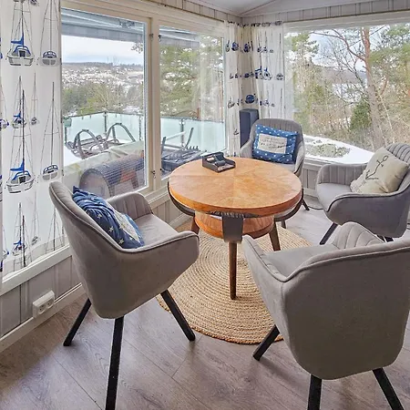 3 Bedroom Amazing In Semesterbostad Nøtterøy