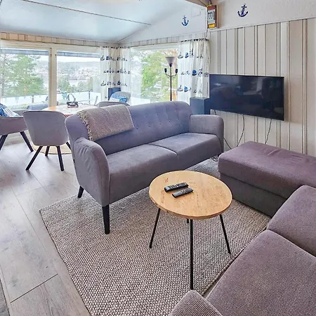 3 Bedroom Amazing In Semesterbostad