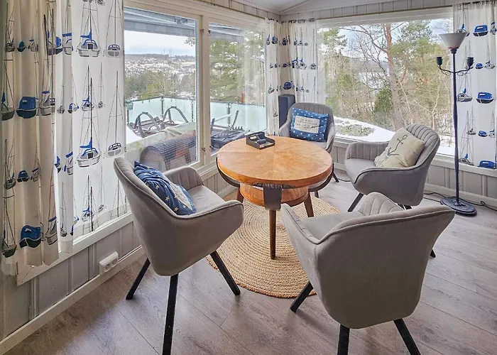 3 Bedroom Amazing In בית נופש Nøtterøy