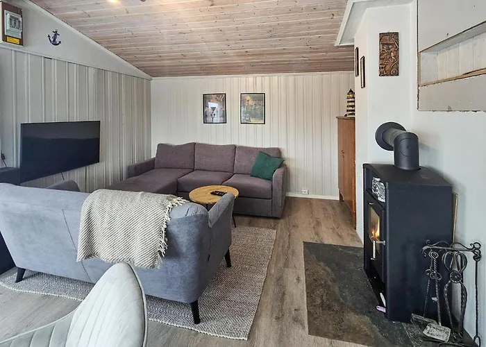 3 Bedroom Amazing In 別荘 *